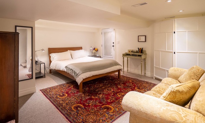 Trinity - Bellwoods House | Victorian Charm Meets Modern Luxury 4-Bedroom Trinity Bellwoods Haven Awaits!