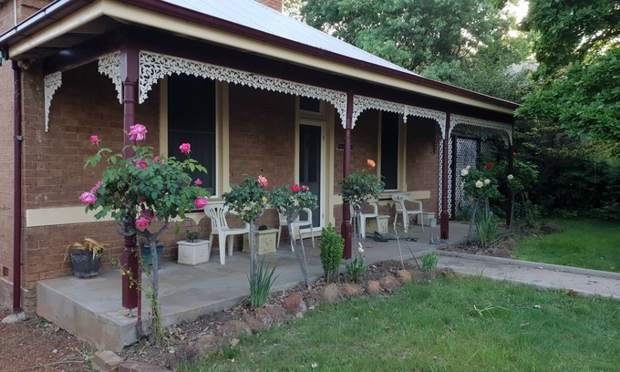 Orange House | Victorian Home in Heart of Orange - Pet Friendly
