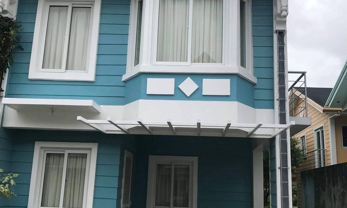 Poblacion House | Victorian style 3 bedrooms 3 baths fully furnished