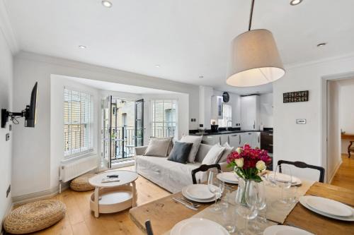 Hove Apartment | Victorian Villa Apartment - Hosted by StaySejour - Free parking