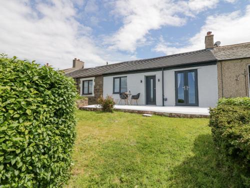 Whitehaven House | Victroneen Cottage