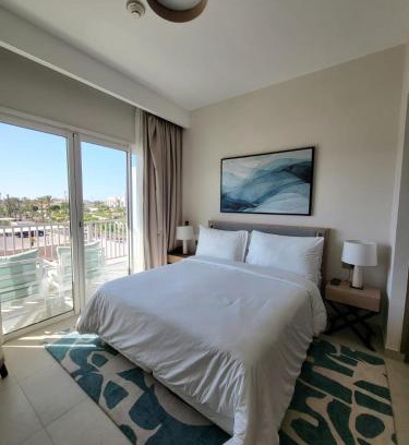 Sidi Abd El-Rahman Apartment | Vida Marina marassi hotel apartment with extra fees for beach or pool access شقة فندقية في أوتيل فيدا مراسي مارينا دخول شاطئ البحر او حمام السباحة برسوم إضافية