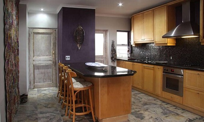 Hermanus City-Centre Apartment | View at 18