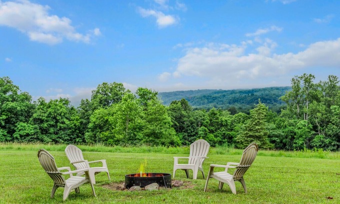 Great Cacapon Apartment | View Haven - Cozy Haven with a View!