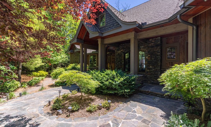 Boone House | View House - Stunning Views of Mountains and Yadkin River, huge deck, wood burning fireplace