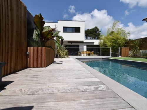 Capbreton Villa | Villa à Capbreton avec Piscine Chauffée, Proche Plages, Pistes Cyclables et Services Hôteliers Inclus - FR-1-791-7