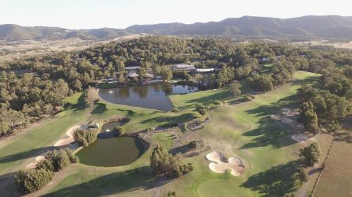 Pokolbin Villa | Villa 1br Harvest located within Cypress Lakes Resort