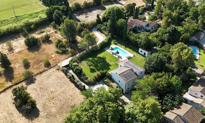 Eyragues House | Villa 220m2, land 3000m2, 5 "village on foot, 4km Saint-Rémy-de-Provence