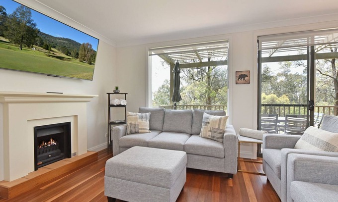 Pokolbin Villa | Villa 2br Heafy Lodge Villa located within Cypress Lakes Resort