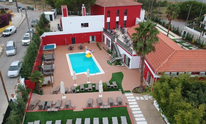 Charneca de Caparica e Sobreda Hotel | Villa 3 Caparica - Lisbon Gay Beach Resort