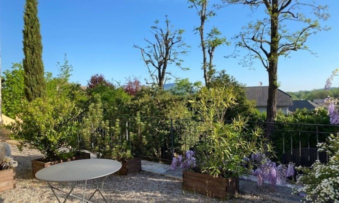 Aix-les-Bains House | VILLA 379 - MOUXY - Gîte