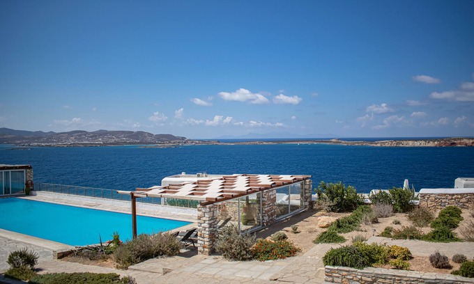 Nea Cryssi Akti Villa | Villa 78 m2 in Agia Irini, 350 meter to the beach for 4 guests with pool access!