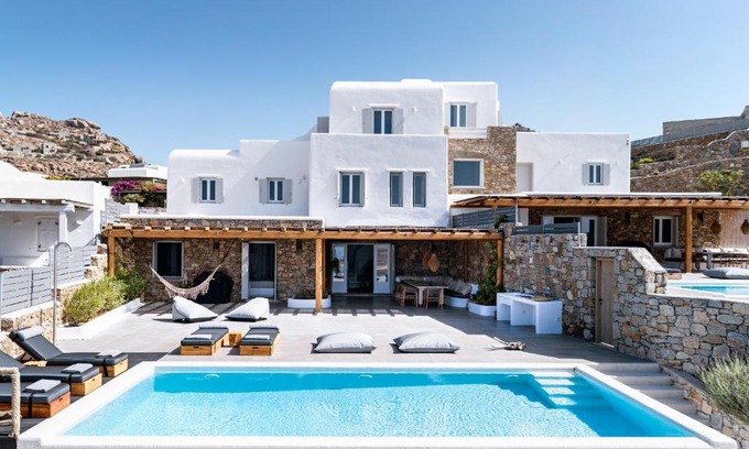 Kalafatis Villa | Villa Agapi, 2 min walk to the beach & heated pool, by Red Windmill Villas