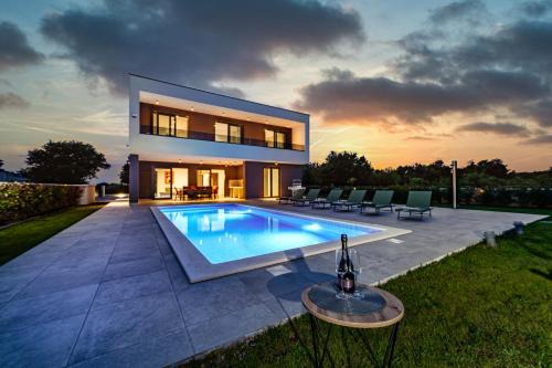 Liznjan Villa | Villa Alba, a luxurious and beautiful villa near the sea