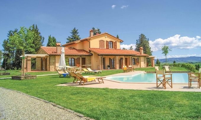 Lajatico Villa | Villa Altea, sourranded by Tuscan hills