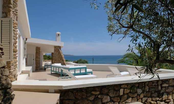 San Teodoro City Centre Villa | Villa Amoreddu with rooftop Jacuzzi and private beach
