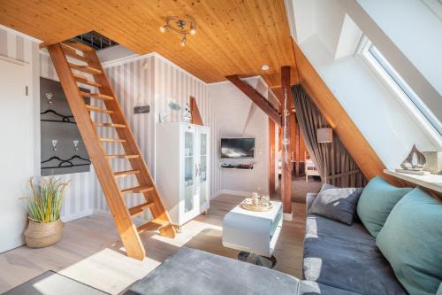Burg auf Fehmarn Apartment | "Villa Anker" Dachgeschoss - links
