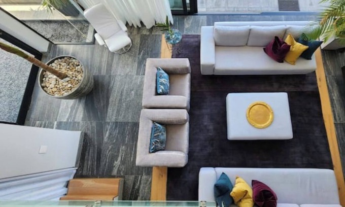 Sea Point Villa | Villa Apartment in the heart of Bantry Bay.