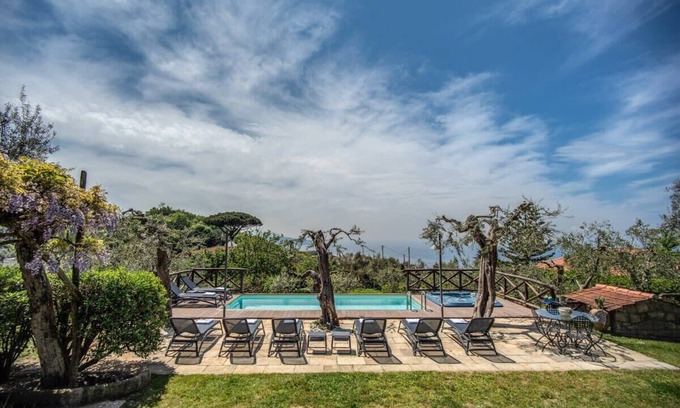 Schiazzano Villa | Villa Aragona:17th-Century Charm by Feeling Italy