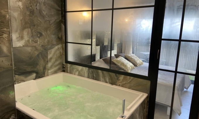 La Crau House | Villa ARBOR VITAE private pool 13km from the sea