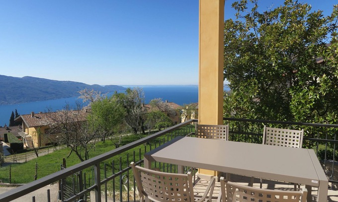 Gardola Villa | Villa Arianna, privacy with amazing lake view, swimming pool, barbecue, parking.