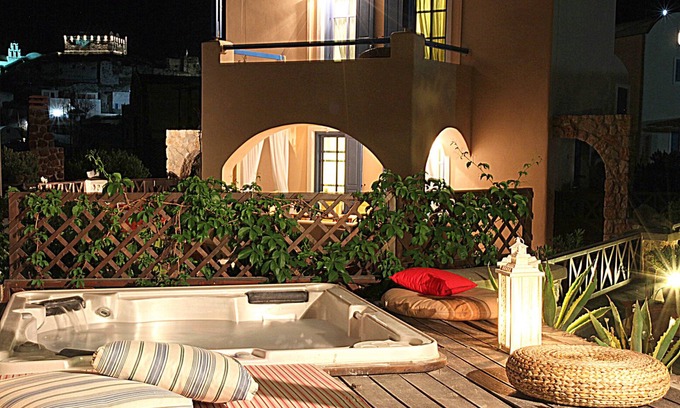 Akrotiri Villa | Villa Athena with 2 Jacuzzi's Santorini