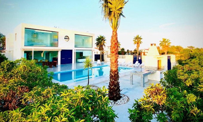 Riumar House | Villa Aurora