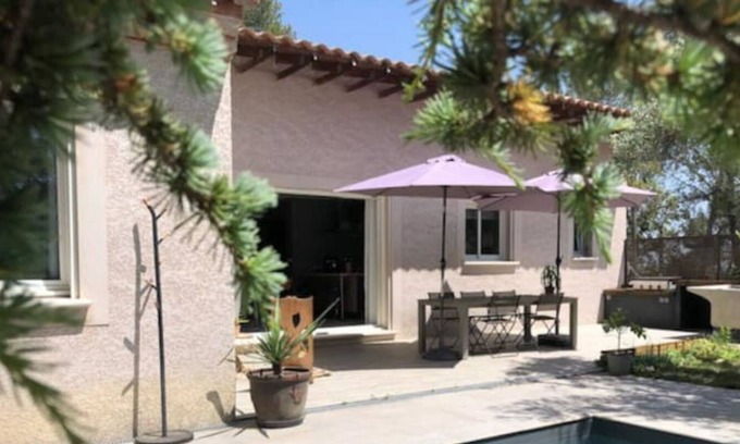 Langlade Villa | Villa Avec Piscine, Billard & Babyfoot