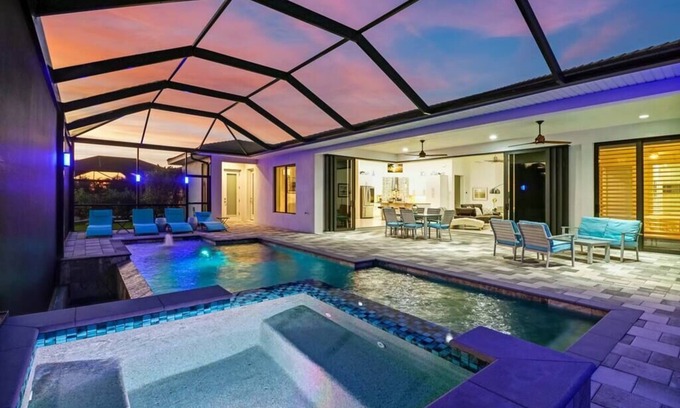 Pelican Villa | Villa Aviator