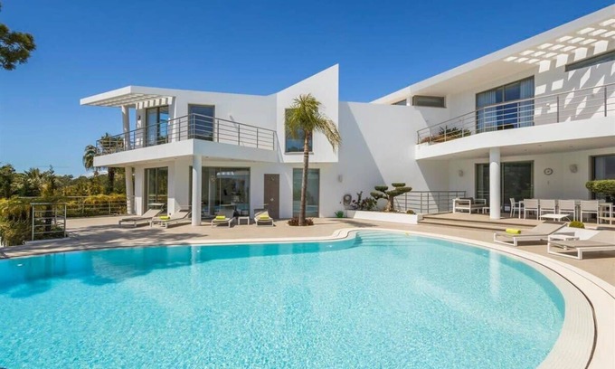 Almancil Villa | Villa Bama Palm - Overlooking the fairway of the Quinta do Lago golf course