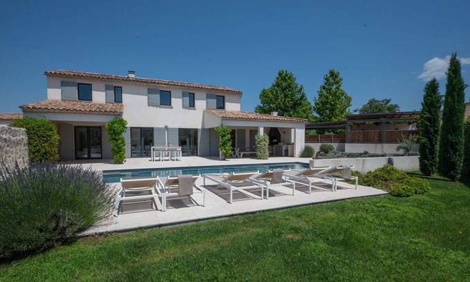 Malaucene Villa | Villa Beaumont – Luxury holiday villa in Malaucène with heated pool and Mont Ventoux views