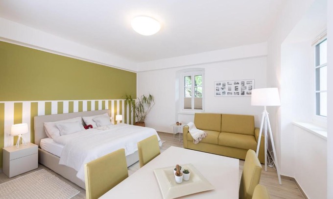 Poertschach am Woerthersee House | Villa Bella Vista - Apartment Green