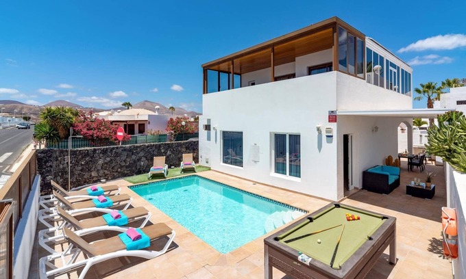 Los Pocillos Villa | Villa Belgica Lanzarote by Villa Plus