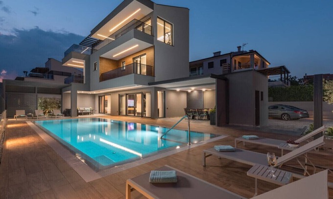 Fazana Villa | Villa Bellatrix in Fažana with beach front and sea view