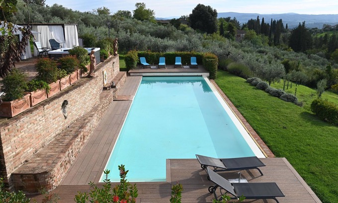 Certaldo Villa | "Villa Bellavista" with Private Pool, Private Whirlpool & Wi-Fi