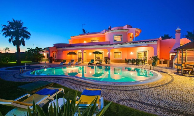 Porches Villa | Villa Belo Horizonte by Villa Plus