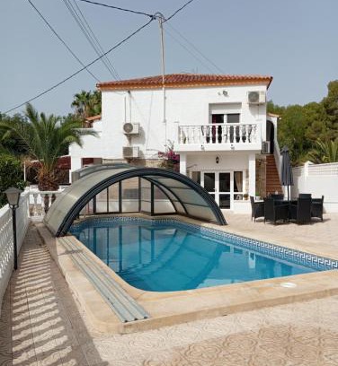 La Colina House | Villa Benucia family guest house