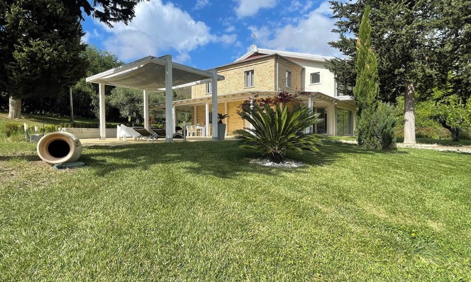 San Giovanni Teatino Villa | Villa Berenice House and Relax