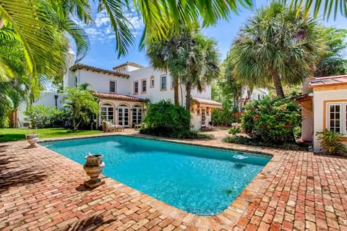 Southside House | Villa Blanca - Saltwater Serenity in a Classic Mediterranean Revival Villa