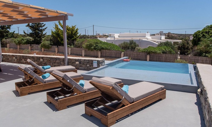 Kampos Villa | Villa 'Blue Bell Resort Sunset' with Private Pool, Wi-Fi and Air Conditioning