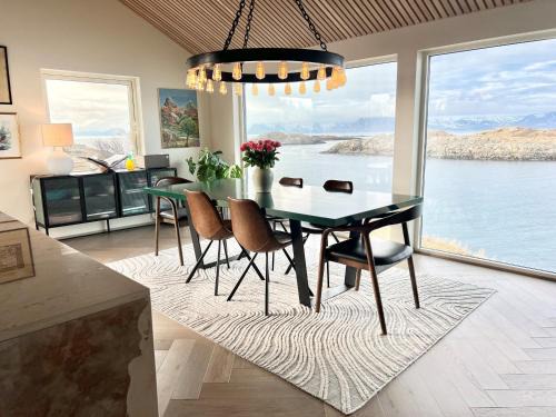 Henningsvaer Villa | Villa Bluebird-Exclusive 5 bedroom 3 bathroom
