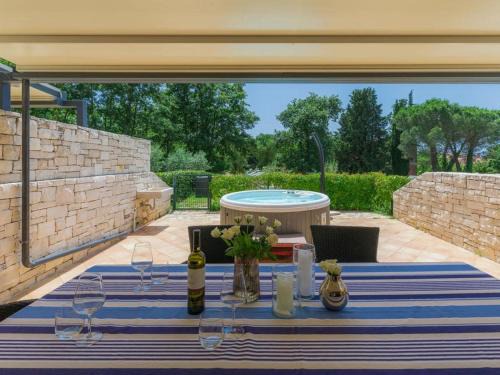 Krizine Villa | Villa Bobos place with Jacuzzi 46E