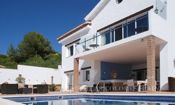 Salobrena Villa | Villa Bosque Mar with private heated pool and jacuzzi