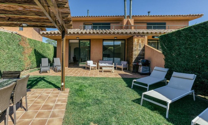 Navata Villa | Villa Brenda Torremirona Resort