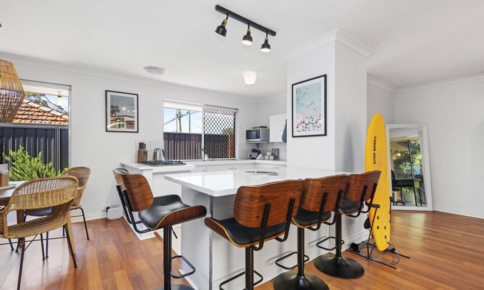 Scarborough House | Villa Brisa Marina, 600m to Scarborough Beach
