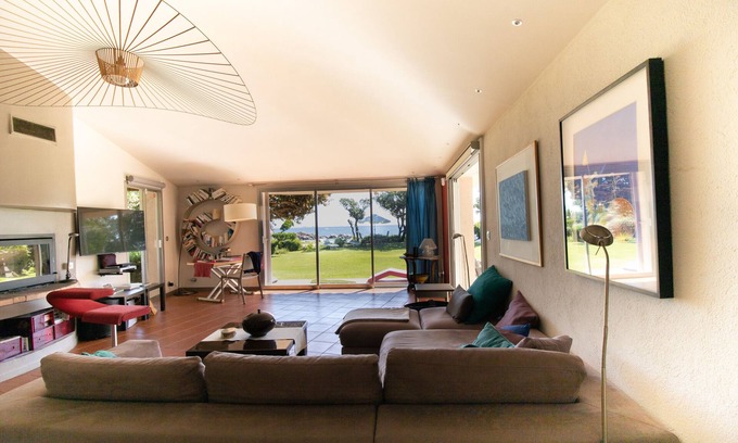 Santa Giulia Villa | Villa Cala D Oro with sea view, private beach, Wi-Fi and air conditioning