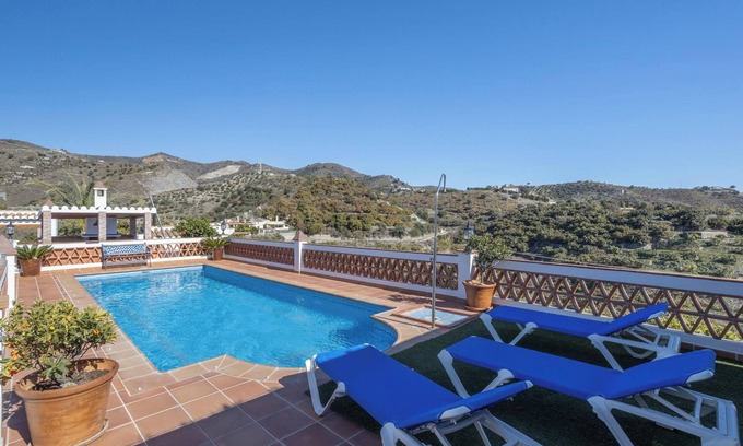 Almunecar Villa | Villa Camarón with Sea View, Pool, Terrace & Wi-Fi