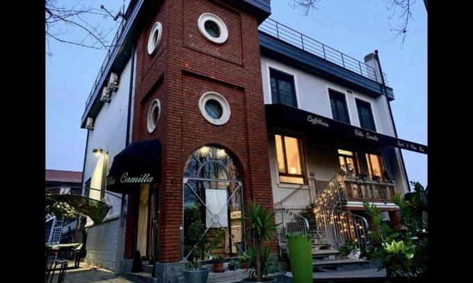 Milan House | Villa Camilla Cav 2