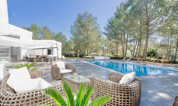 Santa Eulalia del Rio Villa | Villa "Can Drago" Private Pool, Large Garden, Terrace, WiFi & A/C