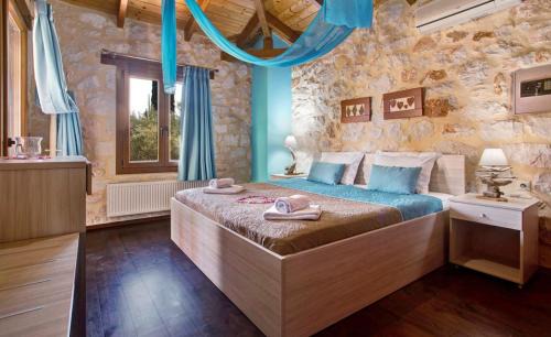 Lithakia Villa | Villa Cana - Rustic Villa in Nature with Terrace
